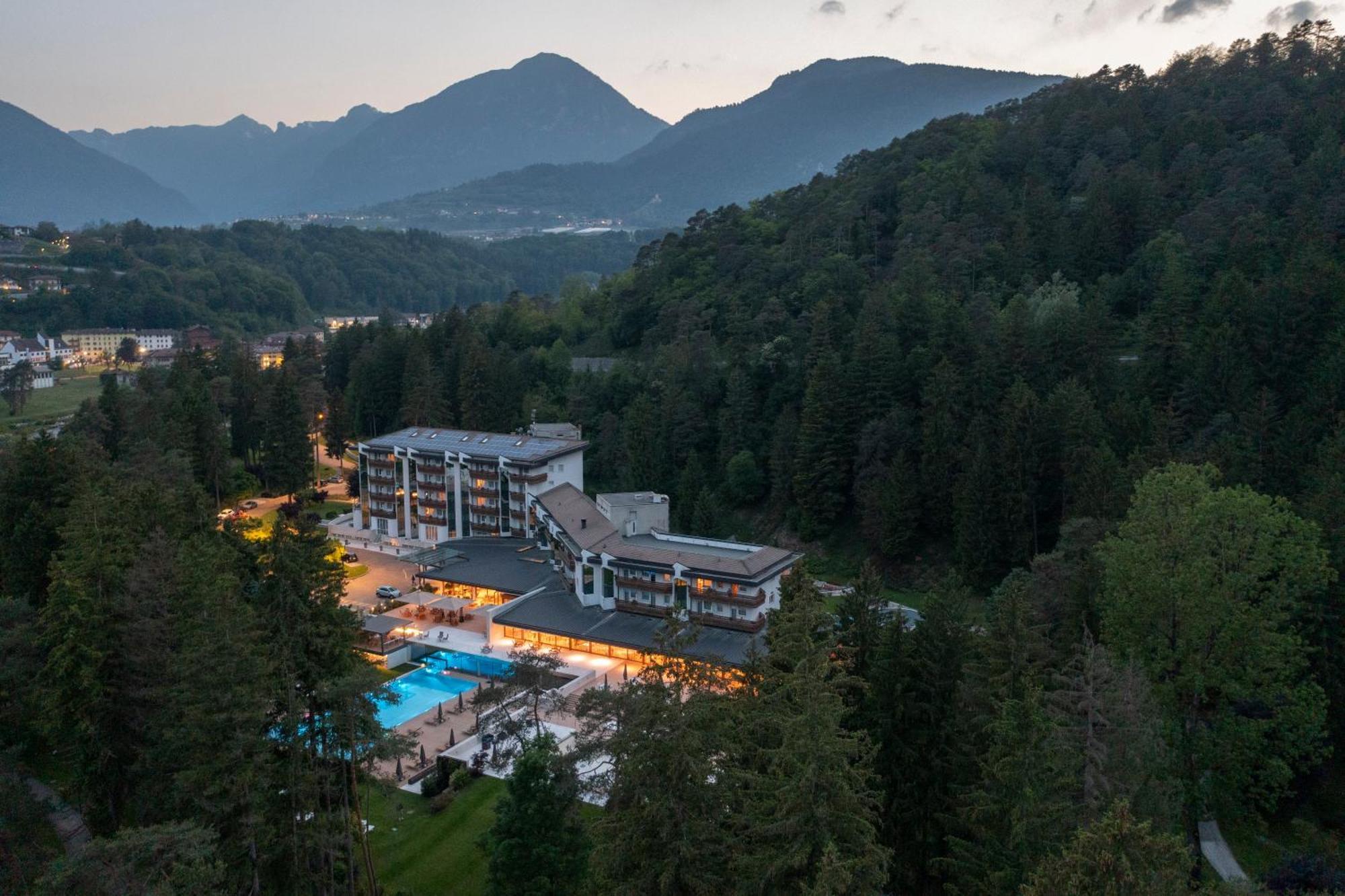 Grand Hotel Terme Di Comano Comano Terme Exterior photo